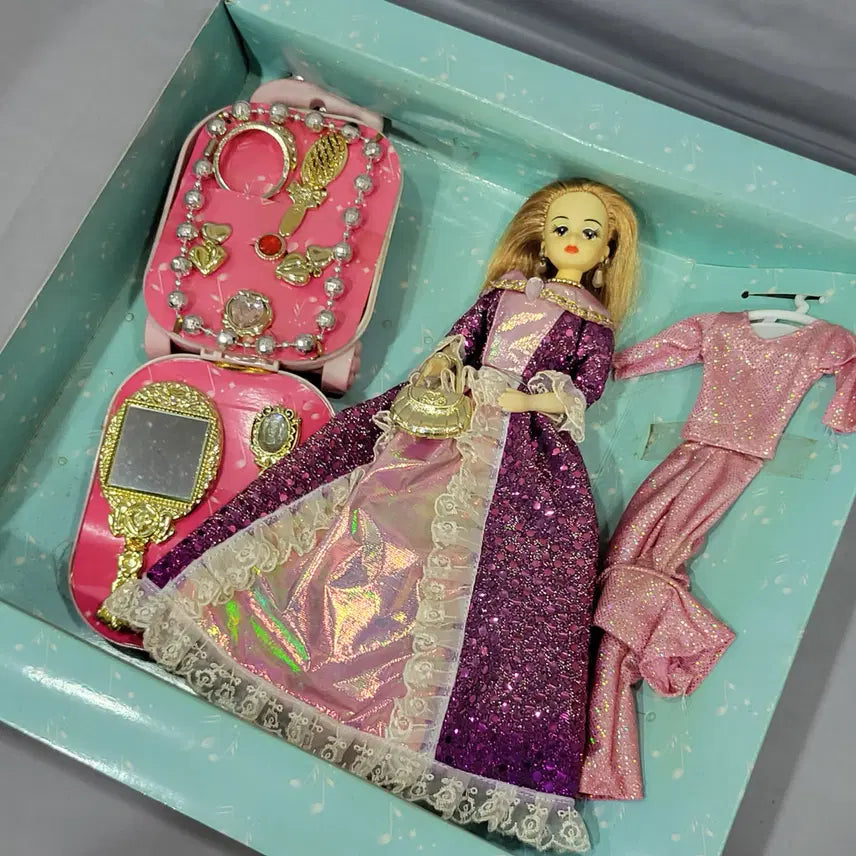 [BUNJANG] Jewel Land Yuri Doll Accessory &amp; Costume Set Retro Toy / [레트로 장난감] 보석나라 유리 인형 보석 액세서리 의상 세트 옛날 여자아이 장난감