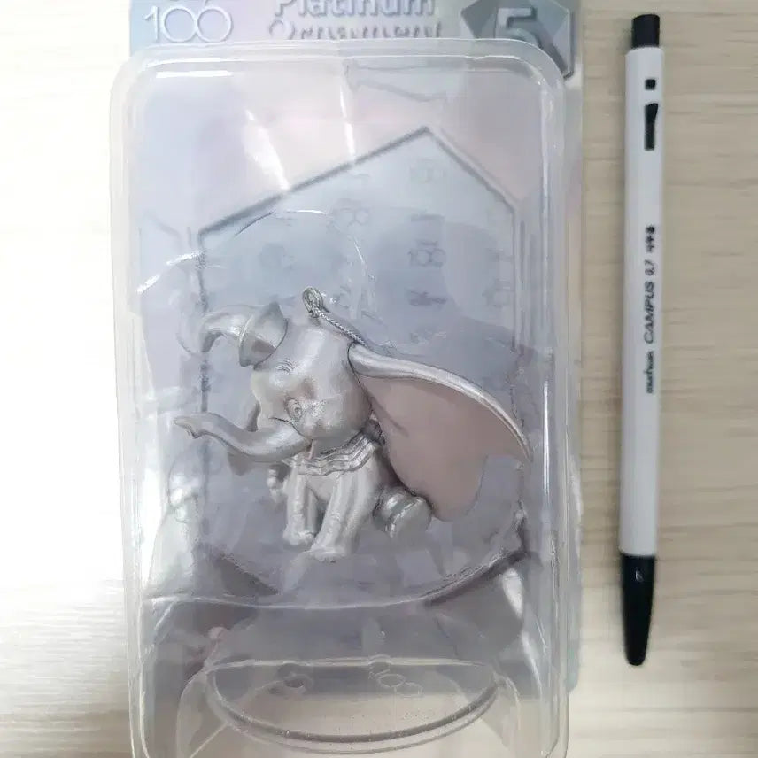 [BUNJANG] Disney 100th Anniversary Dumbo Platinum Ornament / 디즈니 100주년 덤보 플래티넘 오너먼트