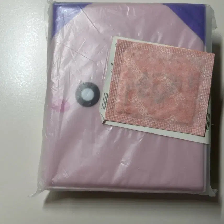 [BUNJANG] MapleStory 120 Types Tteugoseal and Pink Bean Tteugoseal Book Set / 메이플 띠부씰 120종 및 핑크빈 띠부씰북 판매