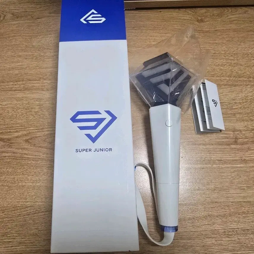 [BUNJANG] Super Junior Official Light Stick with Box / 슈퍼주니어 응원봉 + 박스