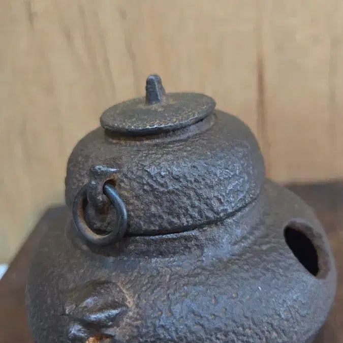 [BUNJANG] Antique Mini Cast Iron Teapot / 앤틱 초미니 무쇠 차가마