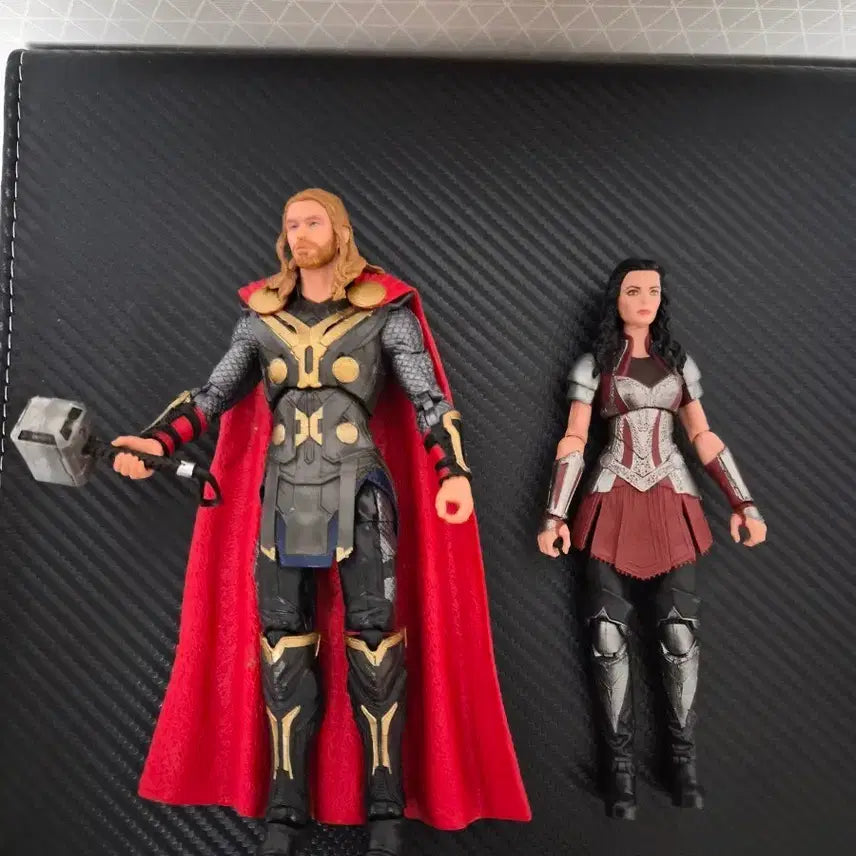 [BUNJANG] Marvel Legends Dark World Thor &amp; Sif Figure Bundle / 마블 레전드 다크월드 토르 시프 피규어 일괄