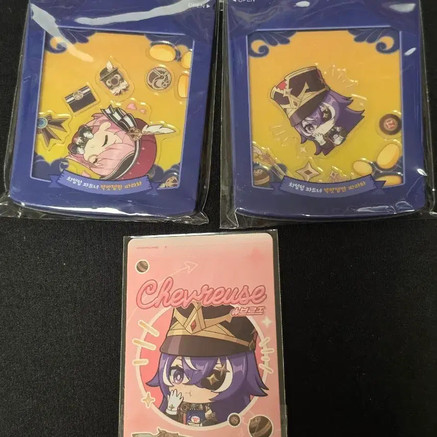 [BUNJANG] Genshin Impact Charlotte &amp; Arlecchino Shaker Bundle with Arlecchino Photocard / 원신 박맛젤 샤를로트, 슈브르즈 쉐이커, 슈브르즈 포카 일괄