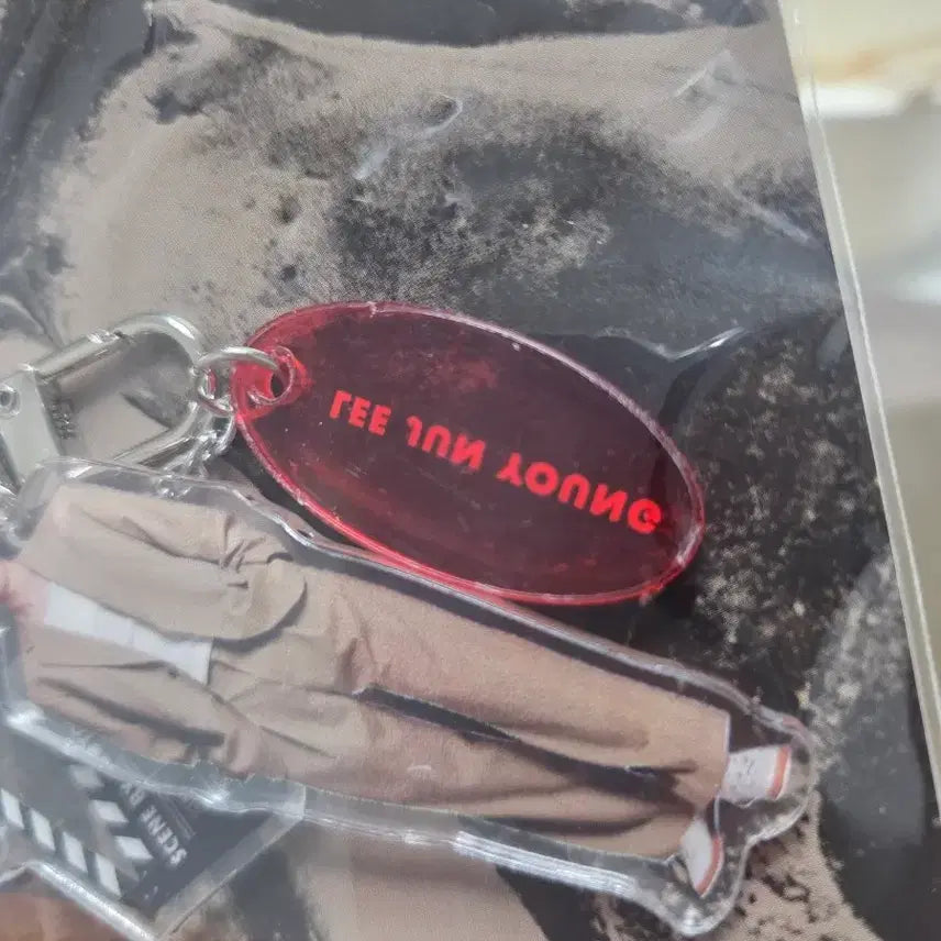 [BUNJANG] Lee Junyoung Acrylic Keyring + JejeMuse POB / 이준영 아크릴키링+제제뮤미공포