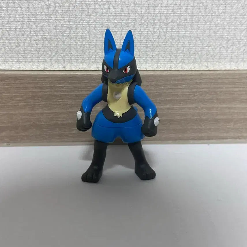 [BUNJANG] Takara Tomy Lucario Nintendo Figure 2005 Collection / (고전) 루카리오 포켓몬스터 닌텐도 피규어 타카라토미 2005년 컬렉션