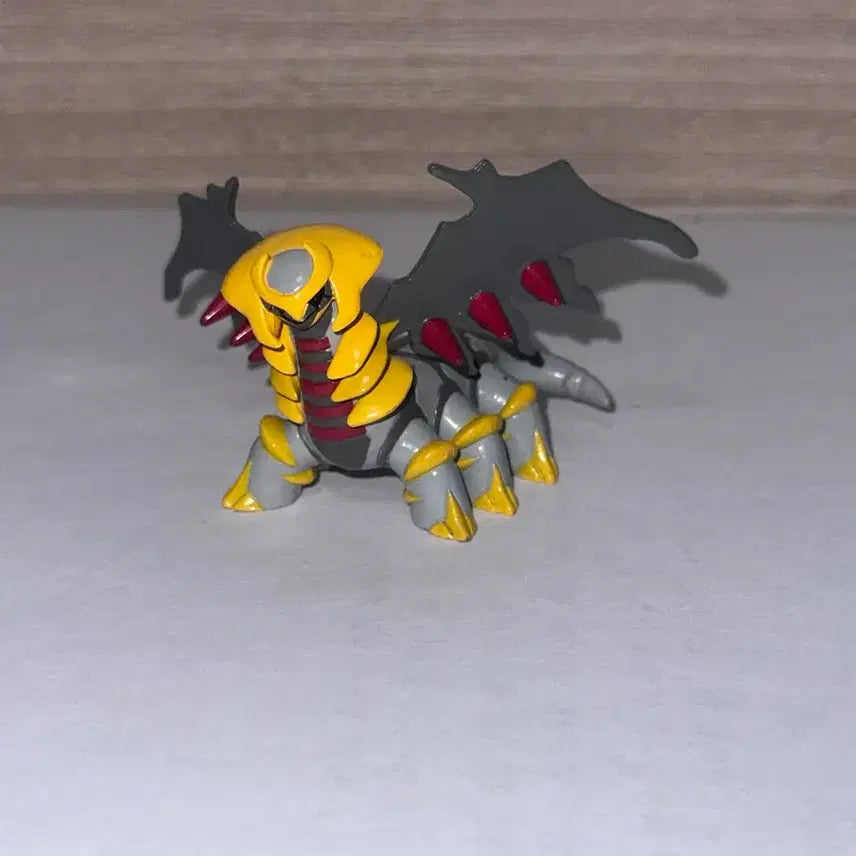 [BUNJANG] Takara Tomy Giratina Origin Forme Pokemon Moncolle Figure (2009) / (고전) 기라티나 어나더폼 포켓몬스터 몬코레 피규어 타카라토미 2009년