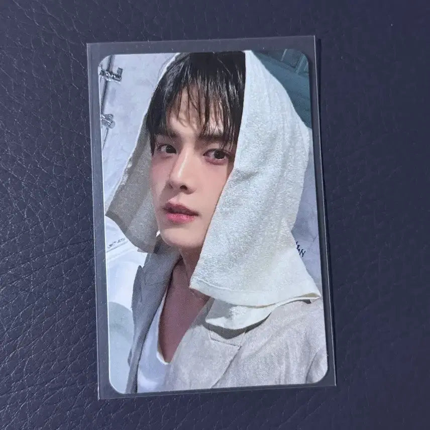 [BUNJANG] The Boyz Younghoon Platform Write Ver. Towel Photocard / 더보이즈 영훈 넥타 플랫폼 write ver. 수건 포카