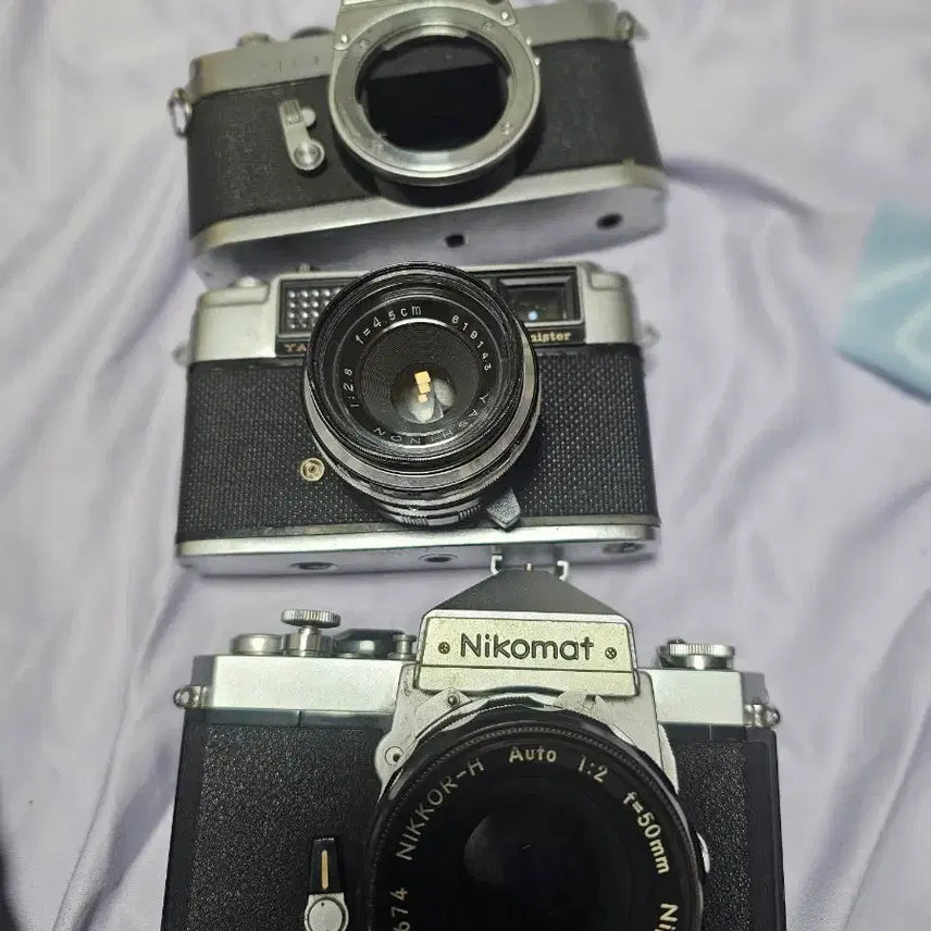 [BUNJANG] Collection of Vintage Cameras, Projector, and Binoculars / 아주 오래된 빈티지 카메라들