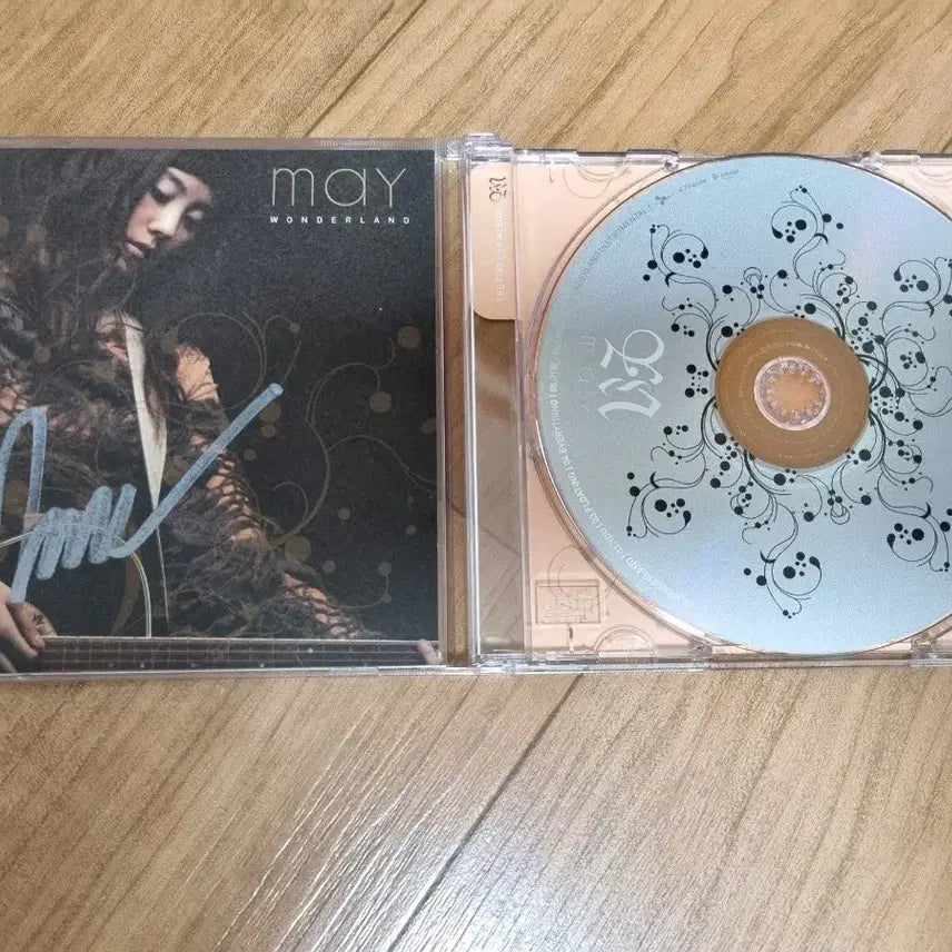 [BUNJANG] May Wonderland Signed Album / May wonderland 싸인앨범