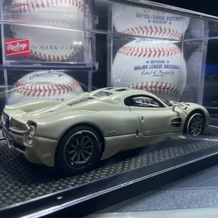 [BUNJANG] BBR 1/43 Scale Pagani Utopia Resin Model Car / 1/43 BBR 파가니 유토피아 레진 모형 자동차 다이캐스트