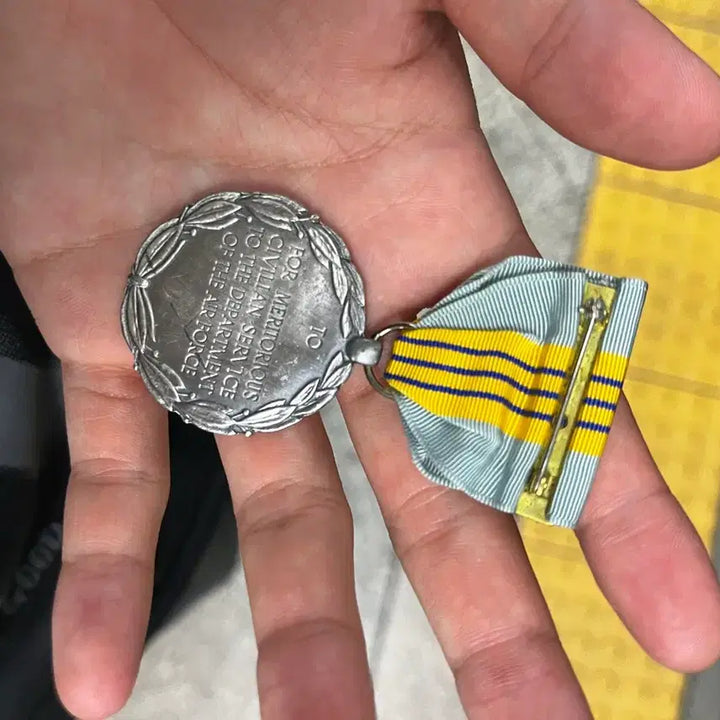 [BUNJANG] US Air Force Meritorious Civilian Service Medal (Rare) / 미 공군 문민 공로 메달(희귀메달) (Meritorious Civilian Service)