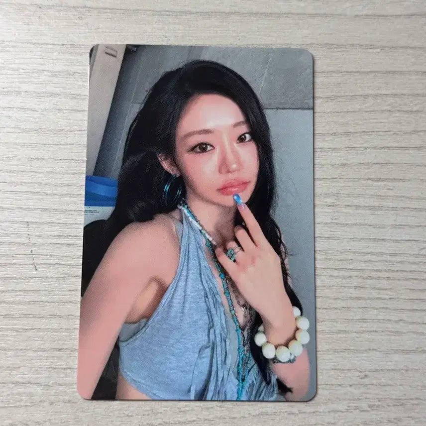 [BUNJANG] KISS OF LIFE Julie SWEAT Lucky Draw Photocard / 키스오브라이프 쥴리 SWEAT 1주차 공방 포카 양도 판매