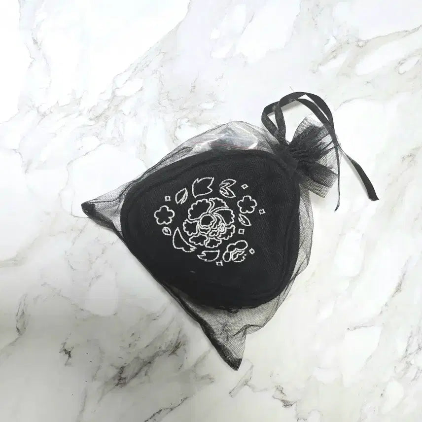 [BUNJANG] Agust D Suga Guitar Pick Pouch Keyring / Agust D 슈가 기타피크모양 파우치 키링 판매
