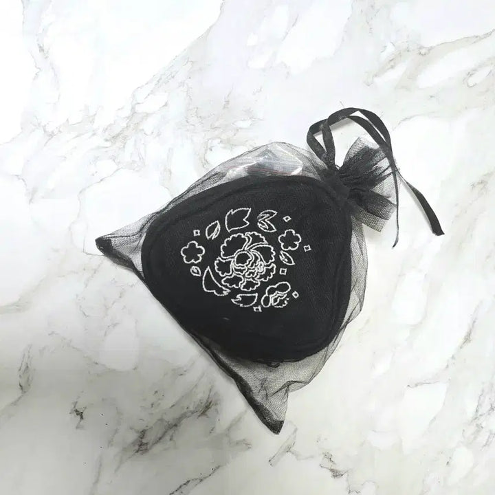 [BUNJANG] Agust D Suga Guitar Pick Pouch Keyring / Agust D 슈가 기타피크모양 파우치 키링 판매