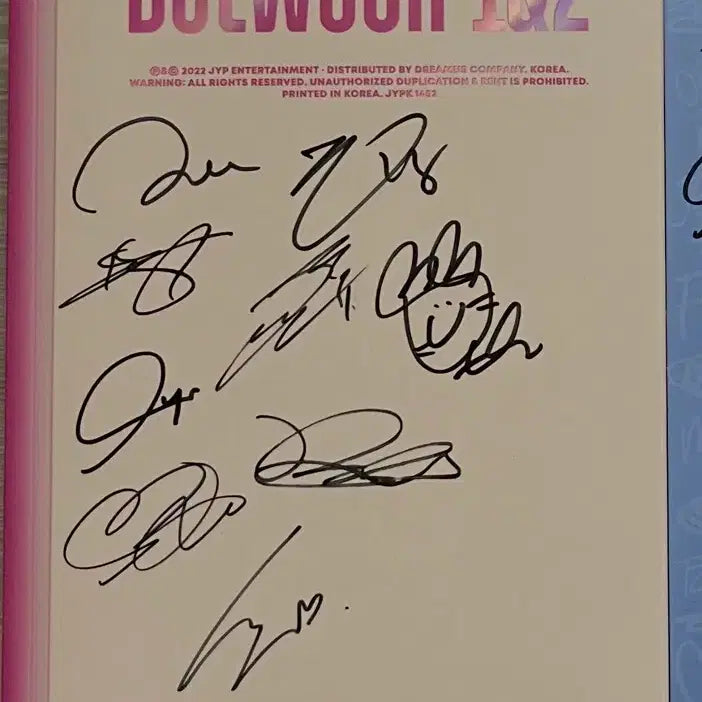 [BUNJANG] Twice Between 1&amp;2 Autographed Mini Album / 트와이스 비트윈 친필 싸인앨범
