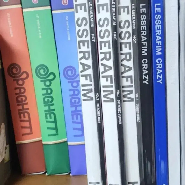 [BUNJANG] LE SSERAFIM Unsealed Album Bundle Set (Excluding Photocards) / [판매] 르세라핌 개봉 앨범 일괄(포카X)