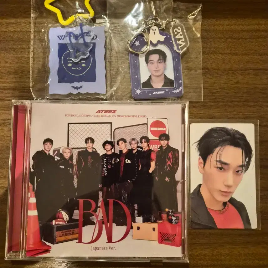 [BUNJANG] ATEEZ Japan Fanmeeting SAN Carabiner, ID Photocard Holder, BAD Japanese Ver. CD, Photocard Bundle Set / 에이티즈 일본팬미팅 굿즈 산