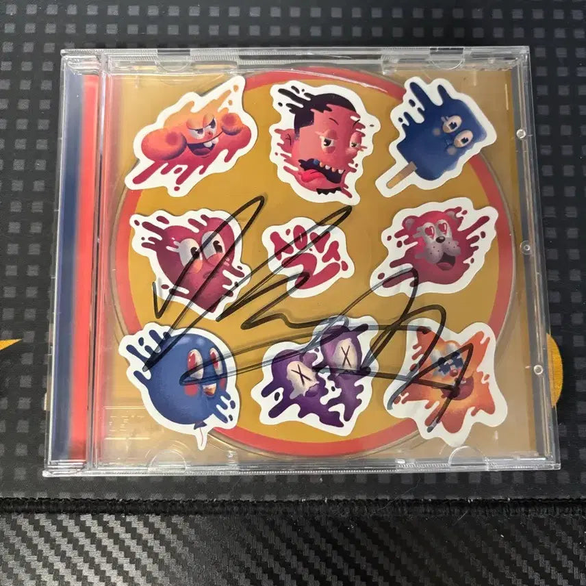 [BUNJANG] Yumdda "Sa-Lang-Shweo 2" Signed Album CD / 염따 살아숨셔2 사인반 싸인반 앨범 cd 팝니다 (케이스 금/ 2번째3번째 사진 참고)