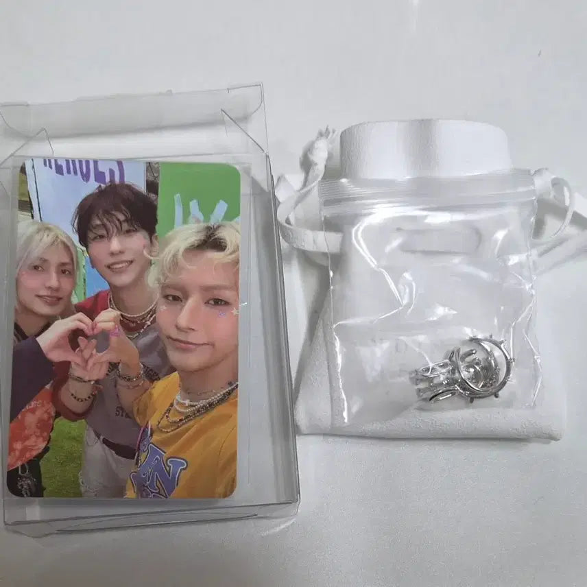 [BUNJANG] AKMU Ear Cuff Set A w/ Photocard / 엑디즈 이어커프 A세트 포카 포함