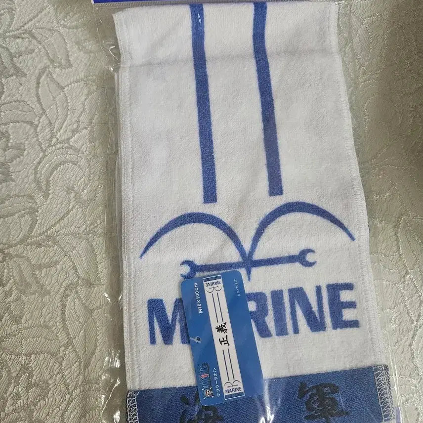 [BUNJANG] Universal Studios Japan One Piece Navy Mugiwara Scarf Towel / 미사용)새상품)유니버셜 스튜디오 재팬 원피스 해군 머플러 타월