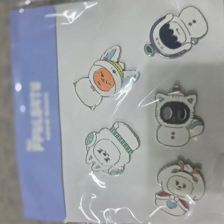 [BUNJANG] PPULBATU SNOW MAGIC Holiday Badge Set / 뿔바투(PPULBATU)의 스노우 매직(SNOW MAGIC) 홀리데이 뱃지 세트