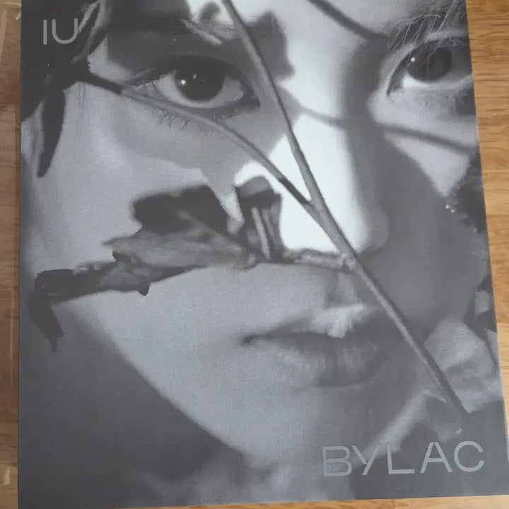 [BUNJANG] IU BYLAC Album / 아이유 BYLAC 앨범 희귀 매물입니다 12시전까지 판매합니다