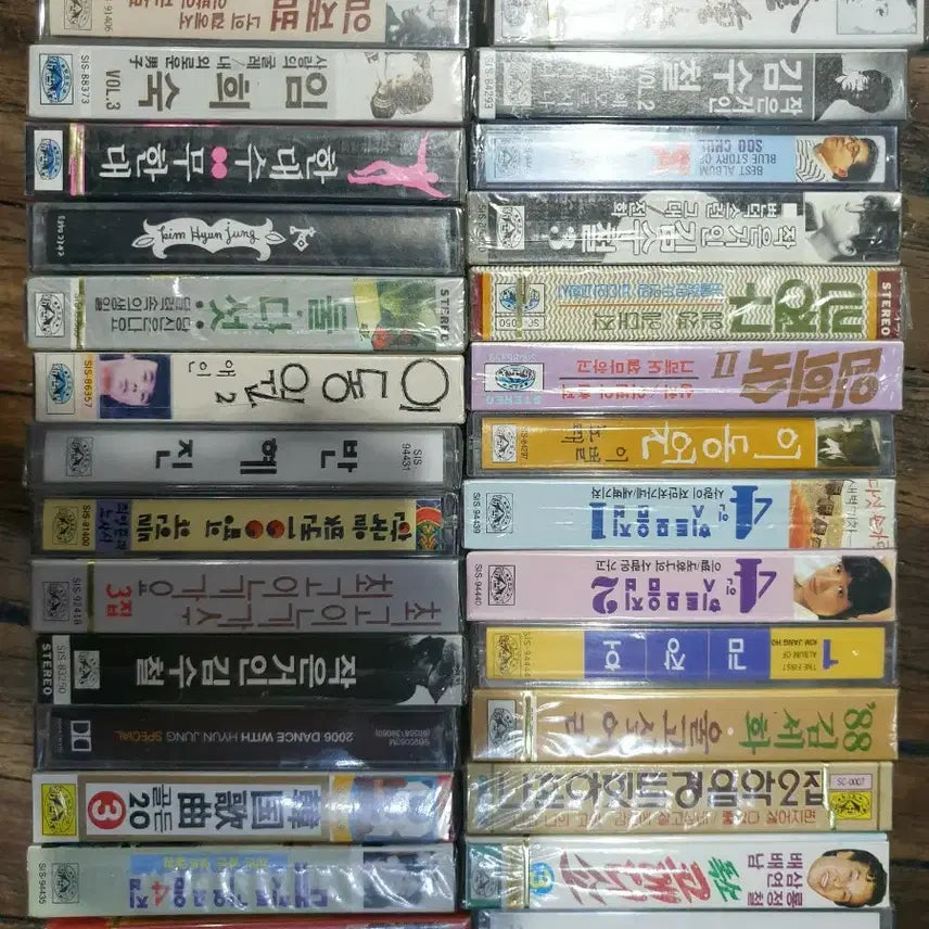 [BUNJANG] Sealed Retro Korean Music Cassette Tape Albums Bundle (30 pcs) / 가요 테이프 앨범 다수 / 추억의 음악 미개봉 30개