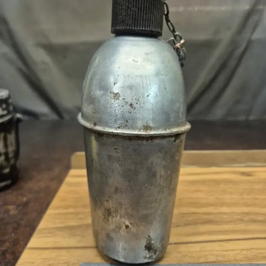 [BUNJANG] 1943 US Military Field Mess Kit and 2 Aluminum Canteens / 1943년 미군용 야전반합1점과 알루미늄수통  2종