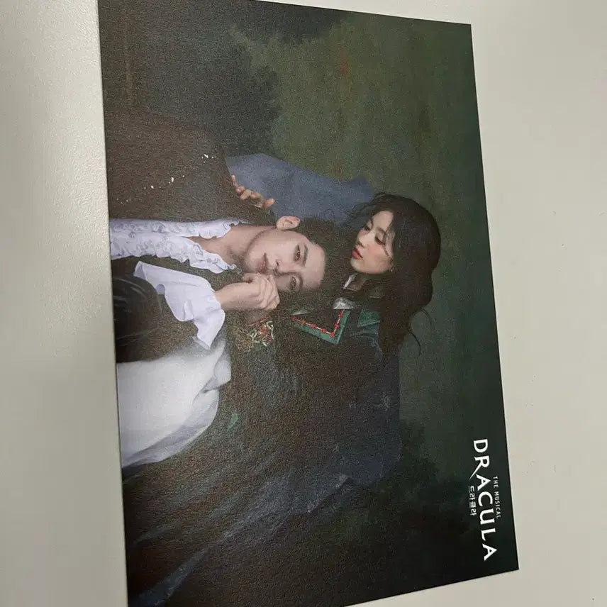 [BUNJANG] Dracula Musical Couple Postcard - Go Eun-seong &amp; Park Ji-yeon / 드라큘라 커플엽서 고은성 박지연
