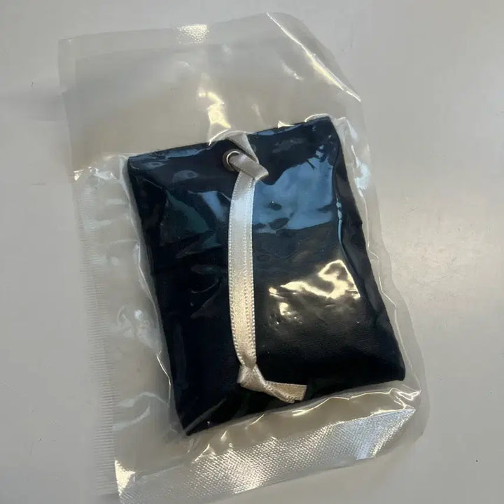 [BUNJANG] BTS V Layover Studio Scented Sachet / 방탄 뷔 레이오버 역조공 공방 물품 사쉐
