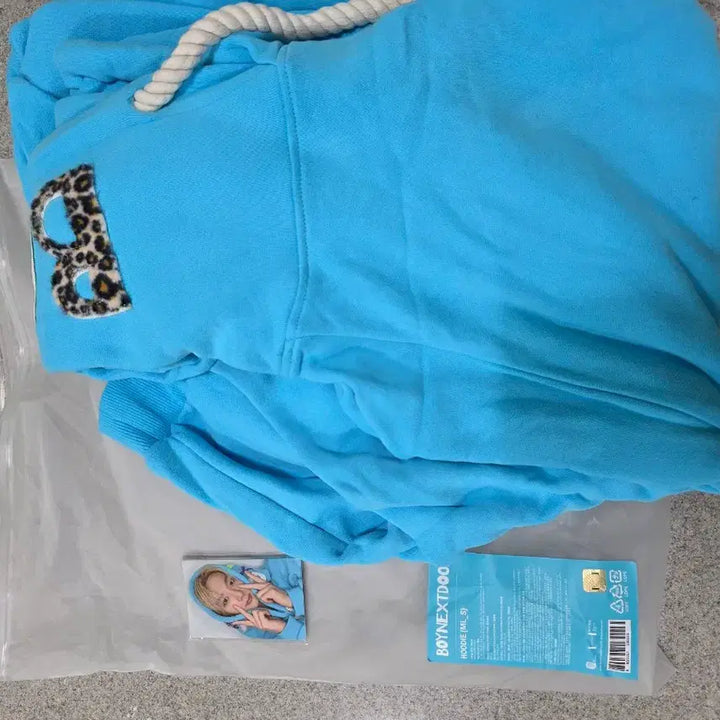 [BUNJANG] BOYNEXTDOOR Blue Hoodie (Photocard Included) / 보이넥스트도어 후드티 블루/S M L(포카비닐포장모두포함)