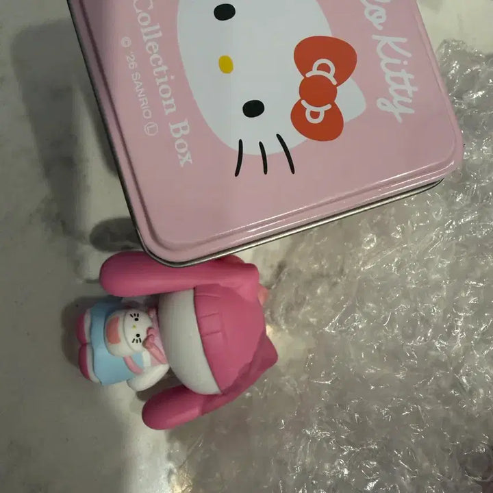 [BUNJANG] Sanrio Tin Case Rabbit &amp; Kitty Retro Figures / 산리오 틴케이스 토끼 키티 피규어 레트로 피규어