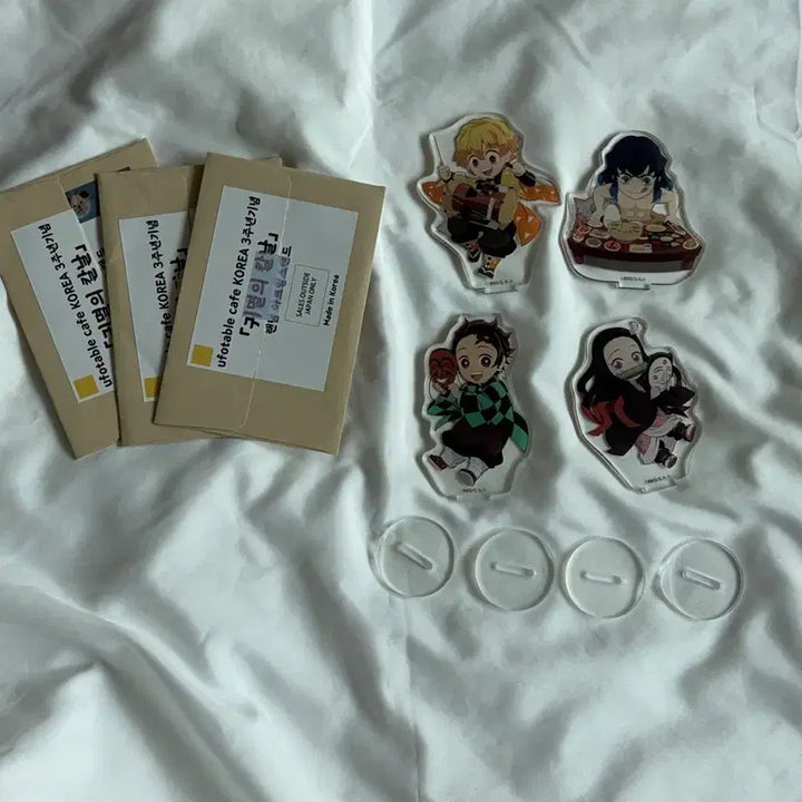 [BUNJANG] Demon Slayer Acrylic Standee Bundle Set - Tanjiro, Nezuko, Inosuke, Zenitsu / 일괄 유포터블 카페 아크릴 탄지로 네즈코 이노스케 젠이츠 귀칼