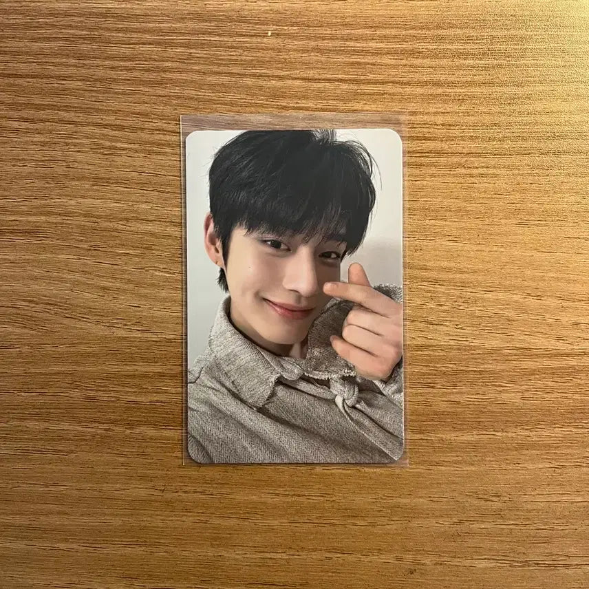 [BUNJANG] ZB1 Kim Jiwoong Lucky Draw Photocard / 제베원 김지웅 포카 판매