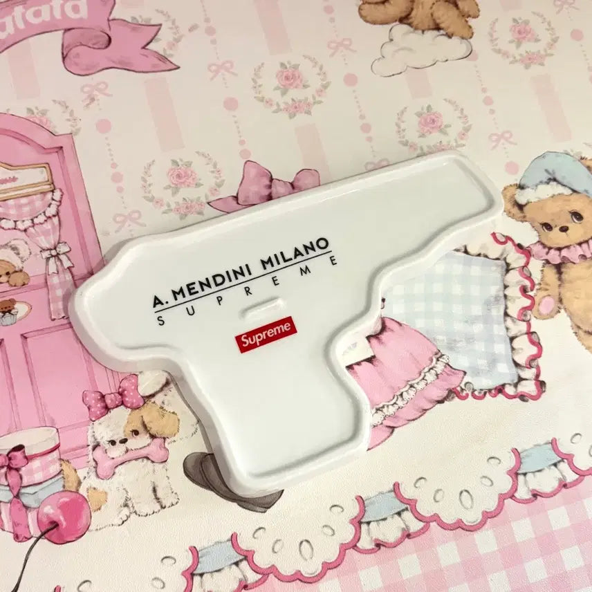 [BUNJANG] Supreme Mendini Gun T-shirt / 슈프림 16ss 맨디니 건트레이