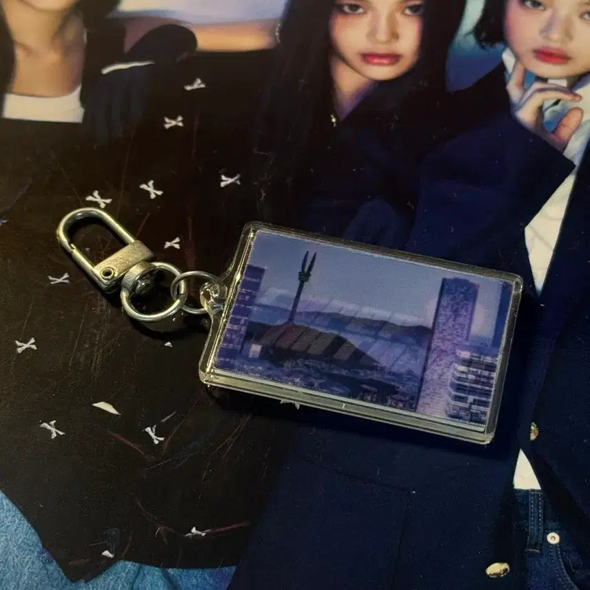 [BUNJANG] NewJeans Supernatural Studio Exclusive Keychain / 뉴진스 슈퍼내추럴 공방 역조공 키링