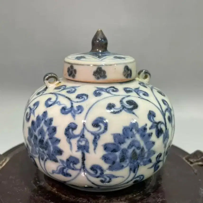 [BUNJANG] Ming Dynasty Early Period Celadon Glazed Lotus Scroll Motif Lidded Jar / 명청화찬쯔련개호