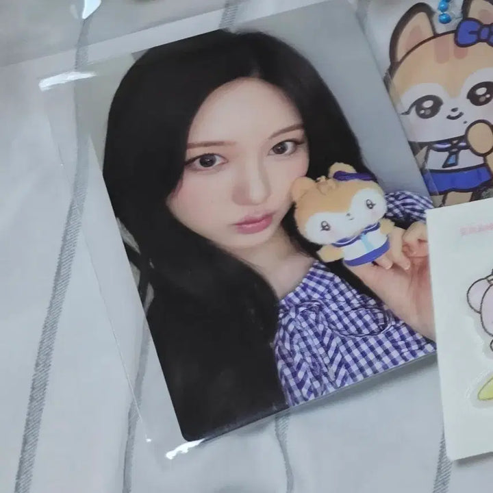 [BUNJANG] IVE GAEUL Mini Pop-up POB Photocard + Sticker Set / 아이브 가을 미니브팝업 특전 랜덤포카+띠부씰