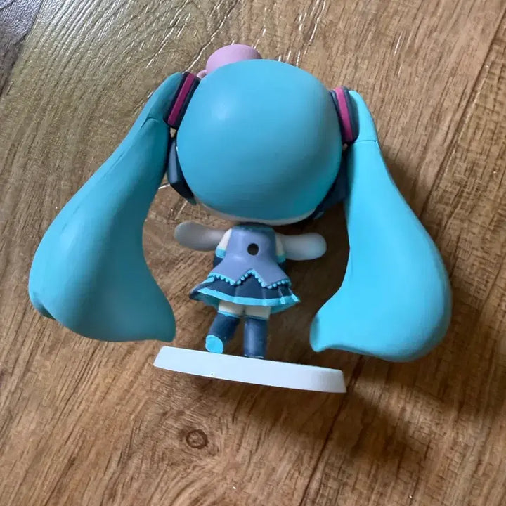 [BUNJANG] Cinnamoroll x Hatsune Miku Collaboration Figure / 시나모롤 콜라보 하츠네미쿠 피규어