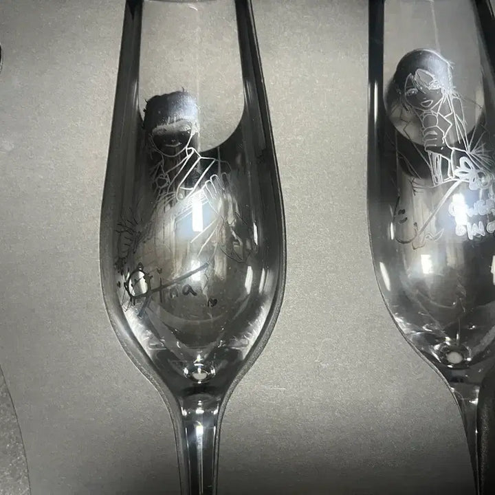 [BUNJANG] QWER Limited Edition Wine Glass Full Set / QWER 한정판 와인잔 풀세트 판매