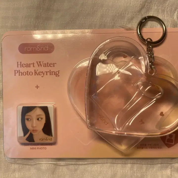 [BUNJANG] Rom&amp;nd Heart Water Photocard Keyring Set Irilit Wonhee / 롬앤 하트 워터 포토 키링 세트 아일릿 원희 미니 포토 2장
