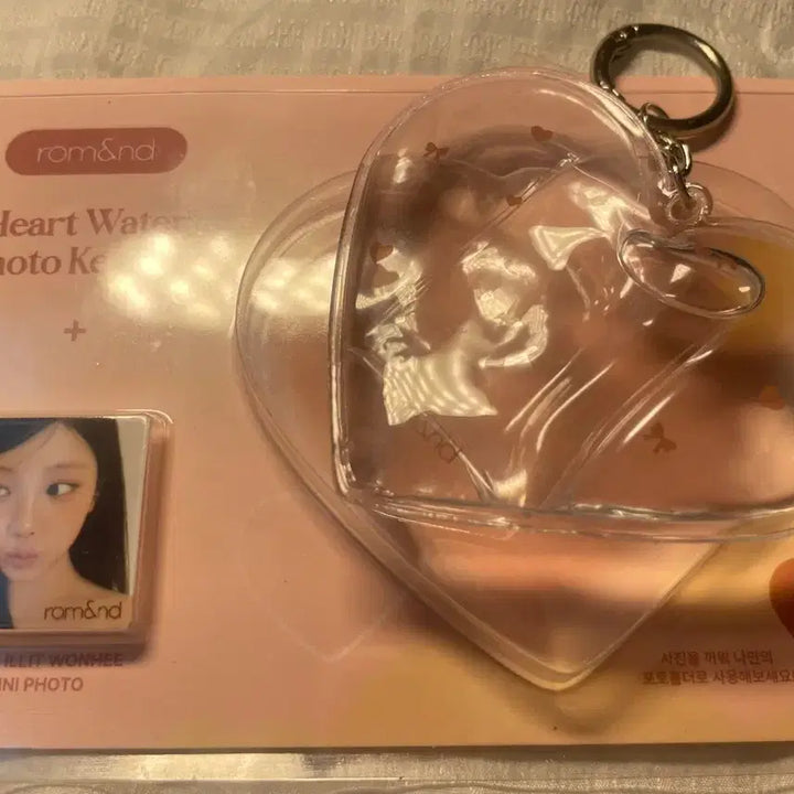 [BUNJANG] Rom&amp;nd Heart Water Photocard Keyring Set Irilit Wonhee / 롬앤 하트 워터 포토 키링 세트 아일릿 원희 미니 포토 2장