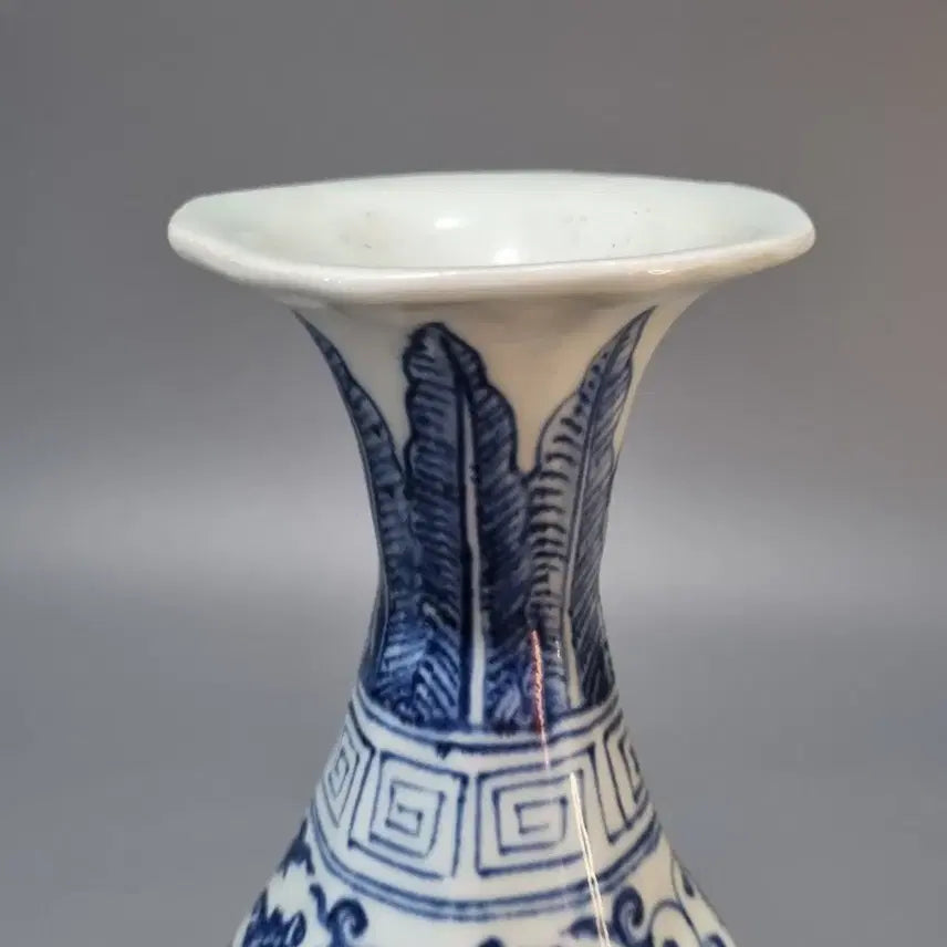 [BUNJANG] Ming Dynasty Xuande Mark Blue and White Bamboo Pattern Octagonal Vase / 대명선덕년제 청화 죽문 팔방 옥호춘병. 고28