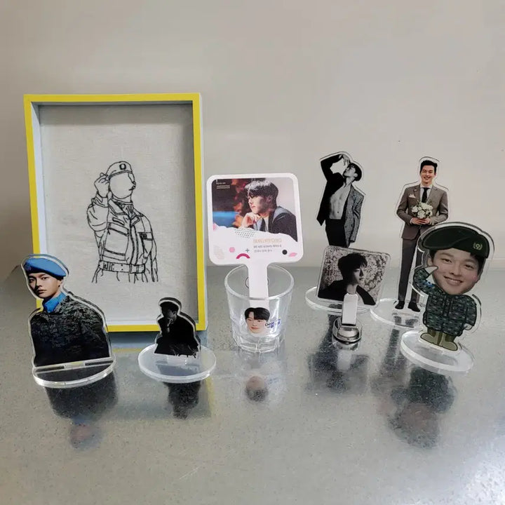 [BUNJANG] Jang Ki Yong Goods Set - Keychain, Doll, Lightstick, Tin Case / 장기용 굿즈 키링 인형 응원봉 틴케이스...