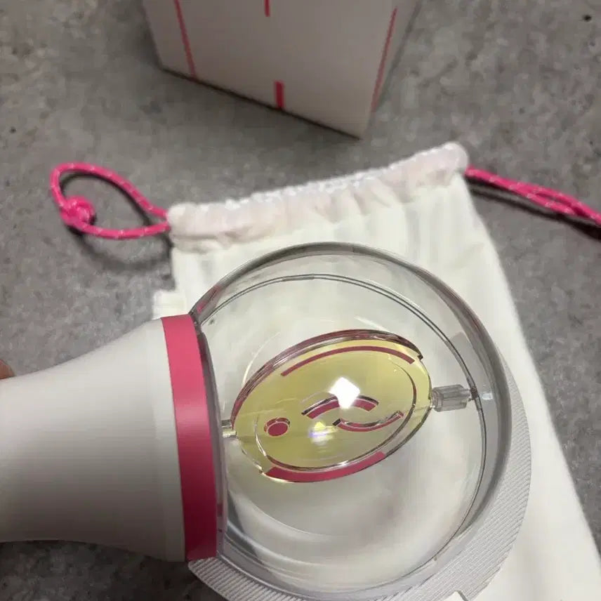 [BUNJANG] STAYC Official Lightstick + Pouch / 스테이씨 공식 응원봉 + 파우치