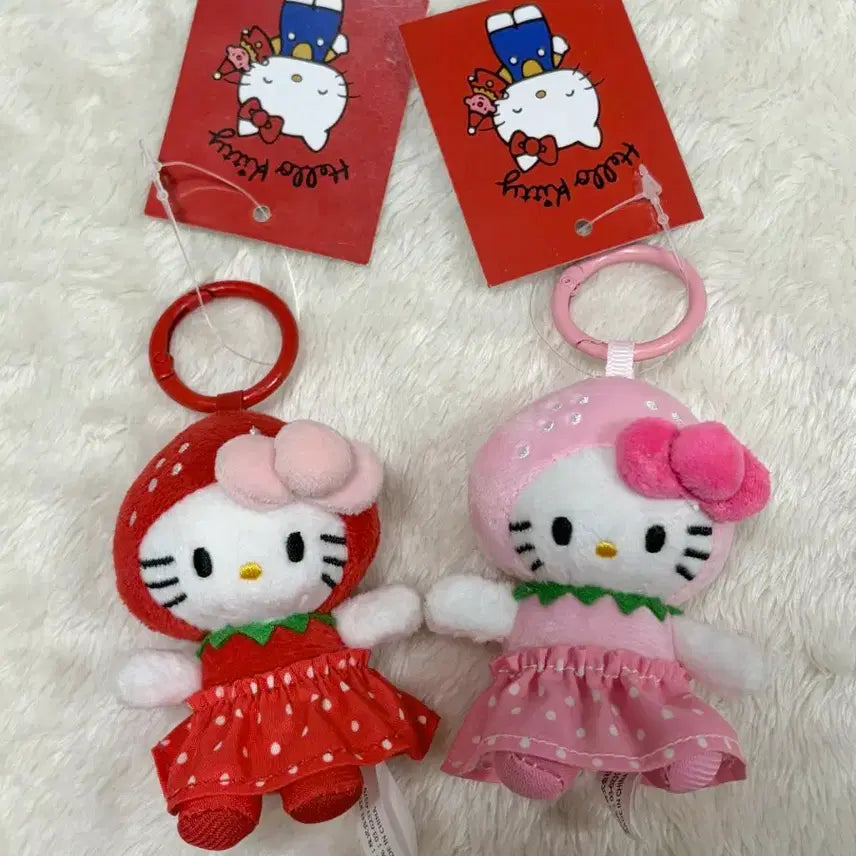 [BUNJANG] Hello Kitty Strawberry Plush Keychain Set (2 Pieces) / (일괄가격)헬로키티 딸기 인형 키링 2개 세트