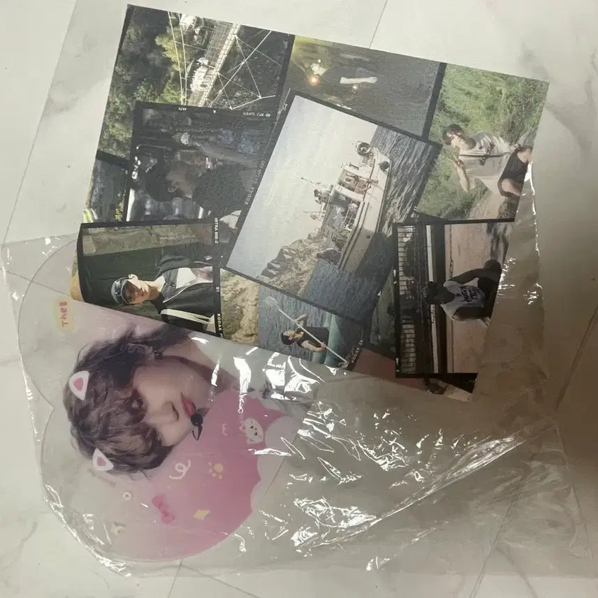 [BUNJANG] K-Pop Girl Group Poster/Photo Book Set with Heart Photocard / 선착순으로 빨리 구매하면  이거 서비스로 드립니다