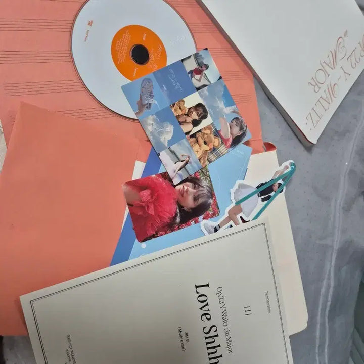 [BUNJANG] Jo Yuri Op.22 Y-Waltz: in Major Signed Album / 조유리 Op.22 Y-Waltz: in Major 사인반