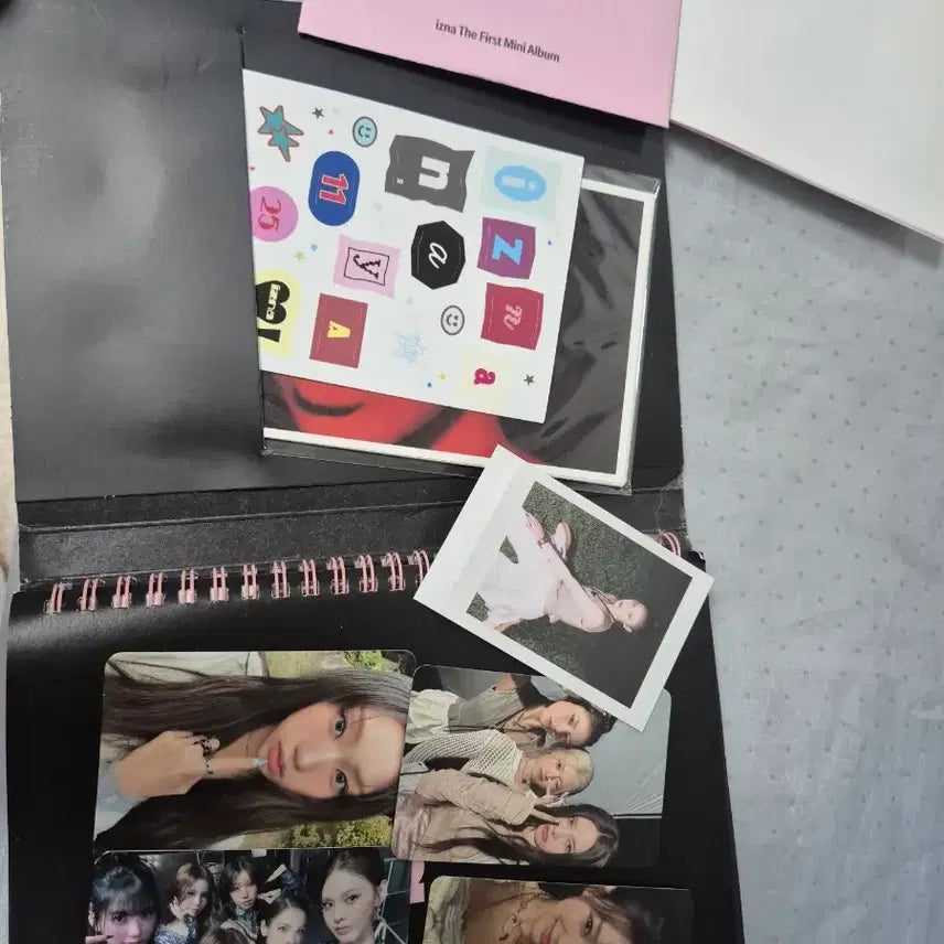 [BUNJANG] IZNA Mini 1st Album Autographed / 이즈나IZNA 미니1집 사인반