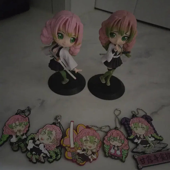 [BUNJANG] Kanroji Mitsuri Figure Keychain Bundle / 귀멸의 칼날 칸로지 미츠리 피규어 키링 일괄